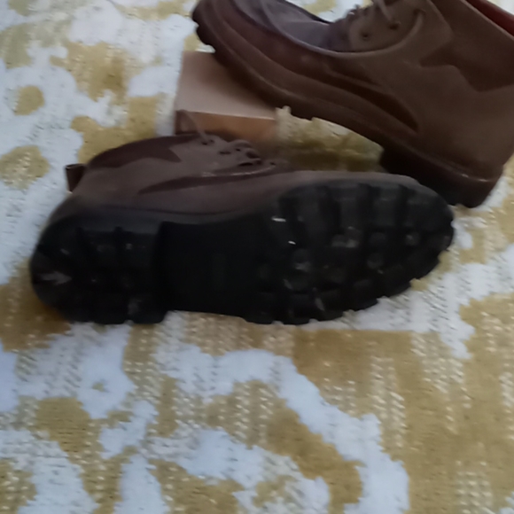 Hiking boots from Cole Haan - Picture 5 of 6